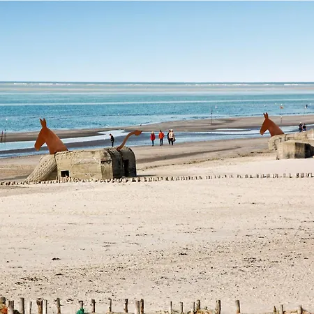 10 Person In * Blåvand